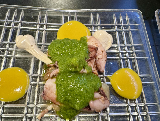 イカのグリルの3色ソース添え