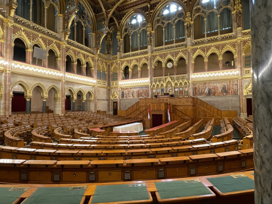 今でも使われている議場