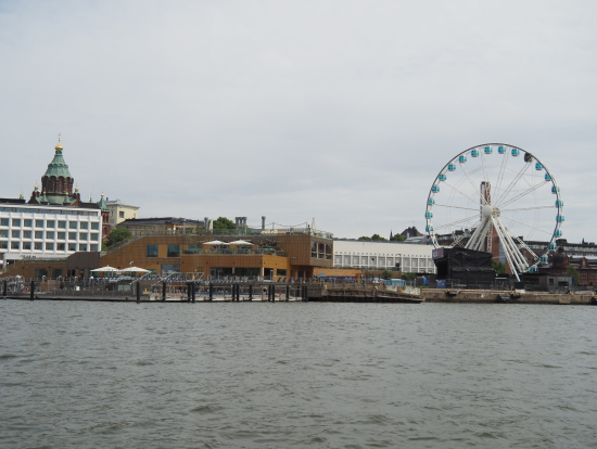 船内よりヘルシンキの街が見えます！