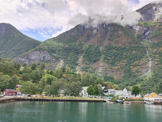 船上より。Flam到着