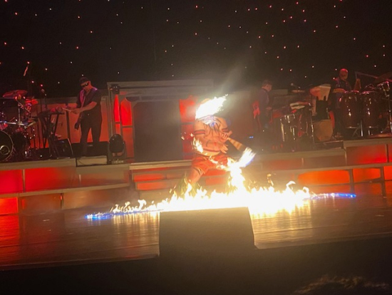 熱が伝わってきたファイヤーダンス