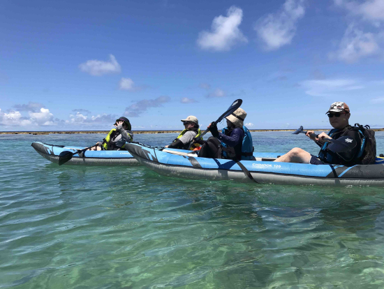 ２組に分かれて出発