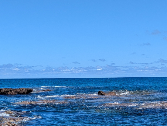 外海の蒼さが印象的