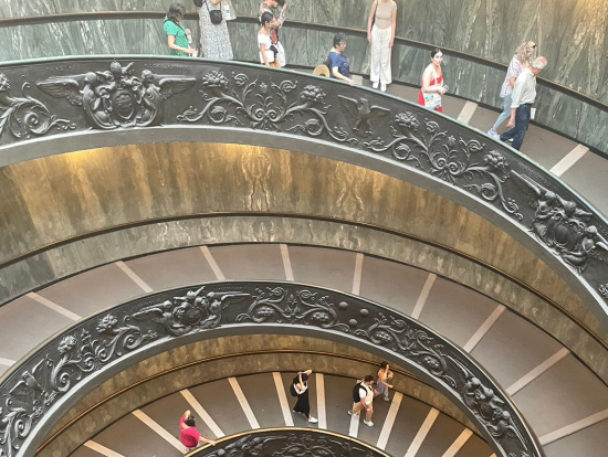 内部のらせん階段