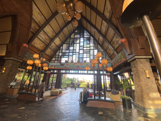 アウラニのエントランスはいつも綺麗