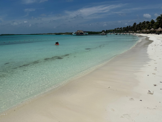 無人島イスラ・コントイ