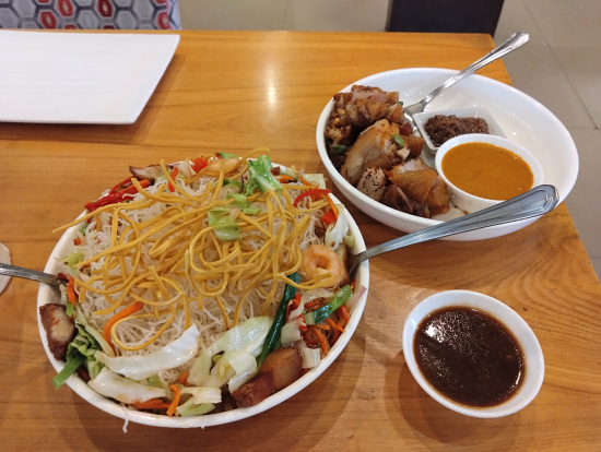 連れて行って貰ったフィリピン料理のお店