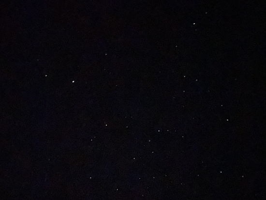 ツアー後にスマホで写した星空の写真です。