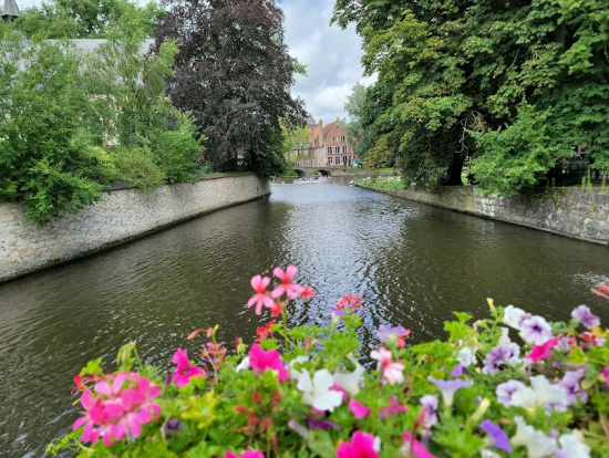 ブルージュの３０分の運河クルーズ