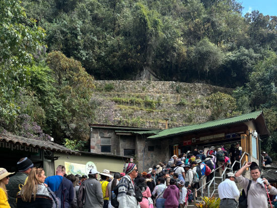 入場口にも沢山の人