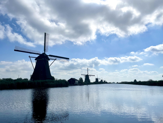 旅行は天気次第ですが、雨でも素敵な思い出ができると思います！