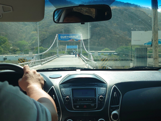 陸路での国境超え(グアテマラ→エルサルバドル）