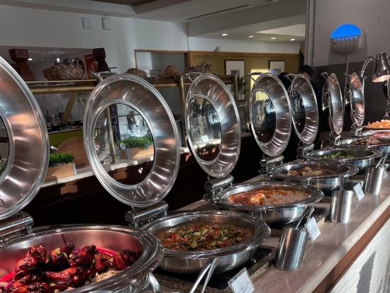 温かい料理がズラリ