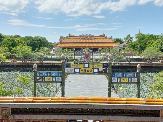 修復された正門2階から足場の取れた太和殿