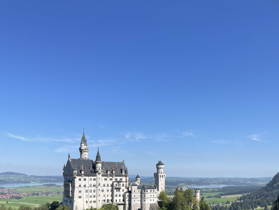 マリエン橋から撮影しました。早めに到着したので10分待って撮影することができました。