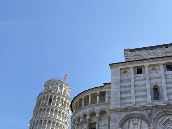 けっこう傾いていました