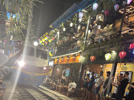 ナイトトレイン激写!自分でも良い写真撮れました!