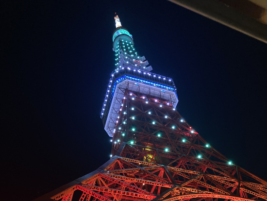 バス降りてすぐの東京タワー