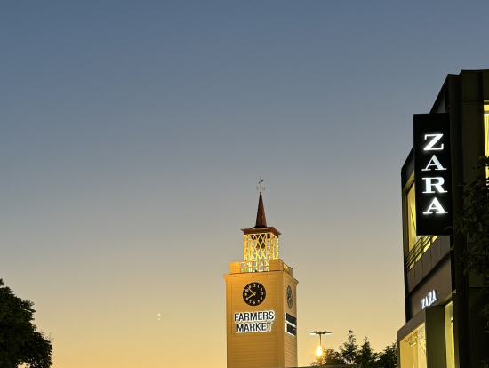 どこから見ても目立つ時計台