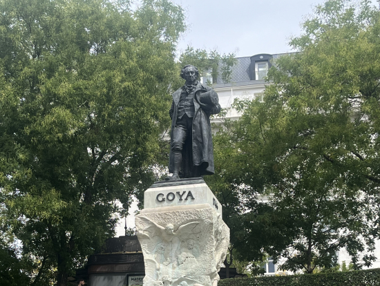 待ち合わせ場所のゴヤの像。すぐわかります。