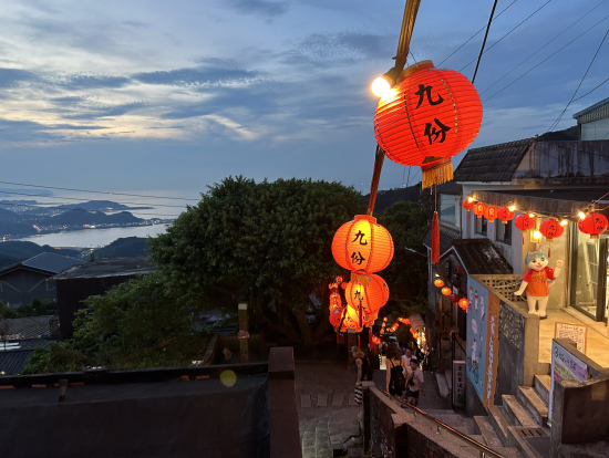 遠くに海も見えました