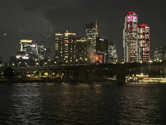 LGツインタワービル