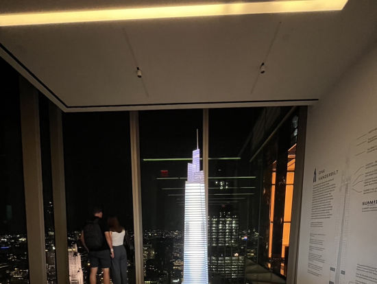 ビルの全景レプリカ