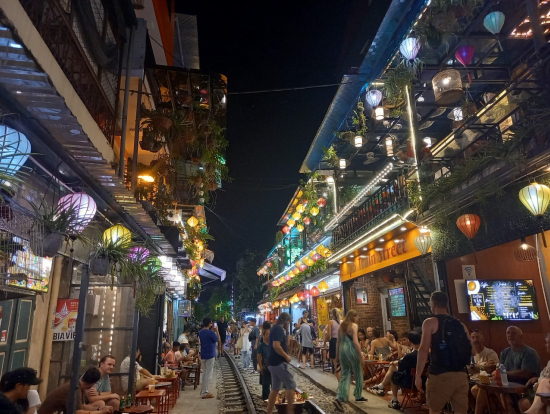 トレインストリートの夜景