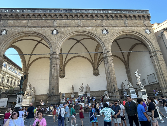 シニョーリア広場には本物の名作が点在