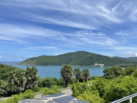 海と空、どちらも素敵な青!