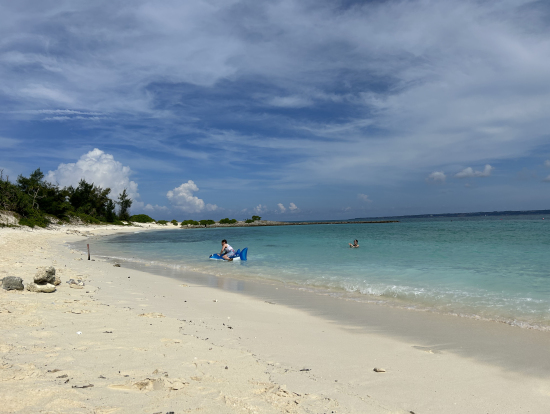 少し奧だと人も少なめでゆったりできます