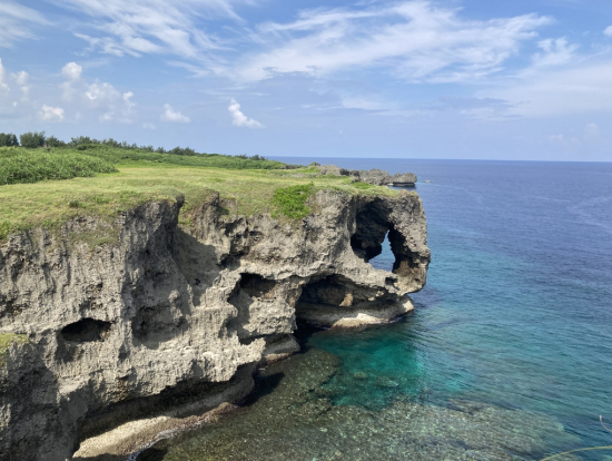 万座毛。暑さ対策が必要でした。