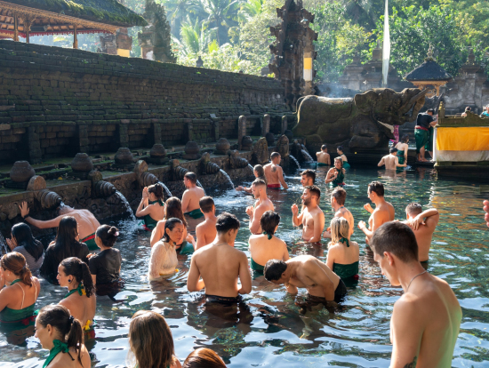 高原なので8月でも涼しく沐浴は寒そうでした。