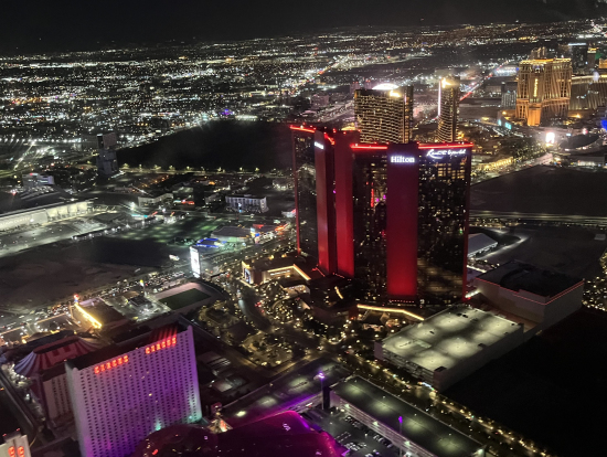 パイロットの後ろの席より