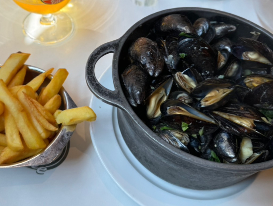 ムール貝・揚げ物・ビール最高です