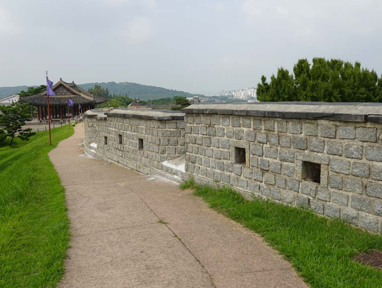 水原華城