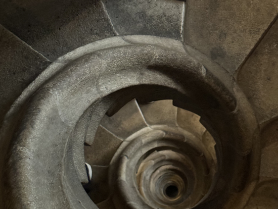 受難の塔からの下り螺旋階段