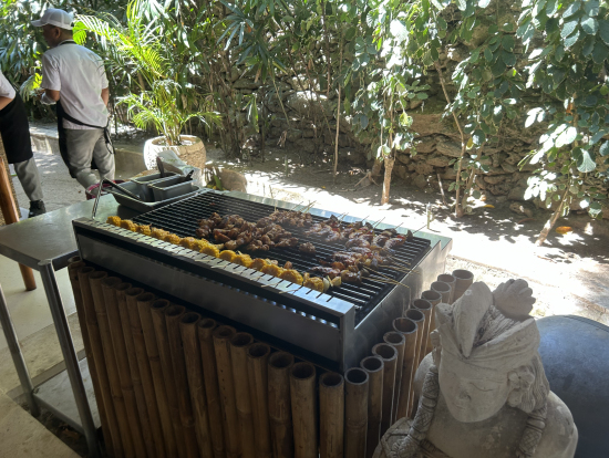 バーベキューは子供も食べられる味。ただ、ムシが気になる方はちょっと…