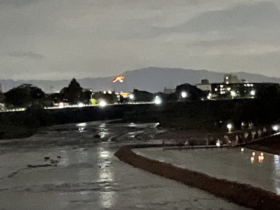 ボーッと浮かぶ大の字