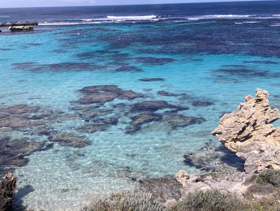 どこまでも透明な海岸
