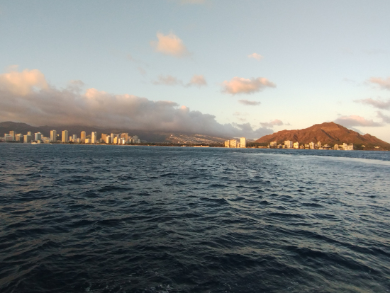 洋上からのダイヤモンドヘッド＆ワイキキ