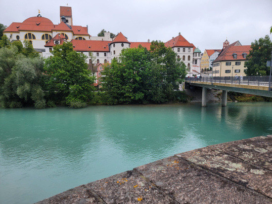 ヒュッセンの綺麗な入り口