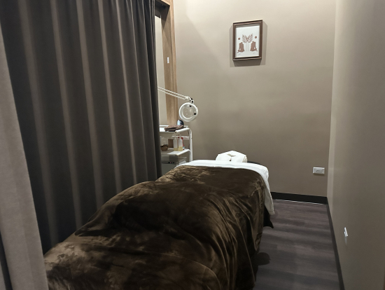 ベットが程よく暖かく、夢心地でロミロミの施術を受けられました!