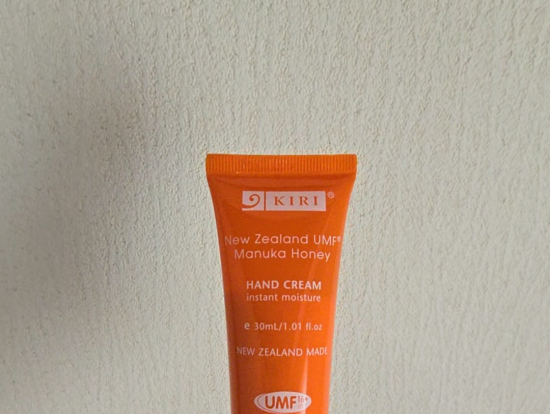プレゼントのマヌカハニーハンドクリーム