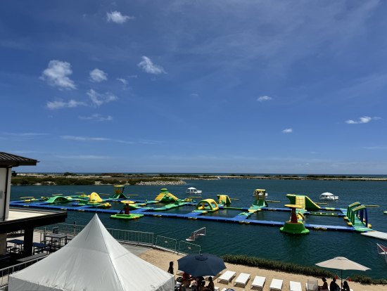 水上アスレチックは思ってたより大きかった