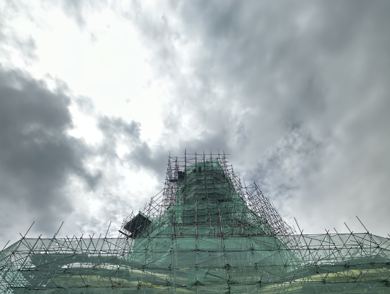 残念ながら、修復中でした。