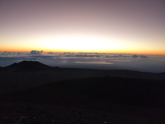 マウナケア山頂からの朝日