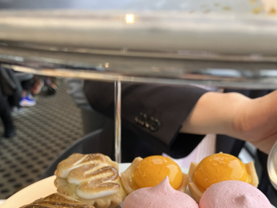 スイーツは時間が足りずに食べられず