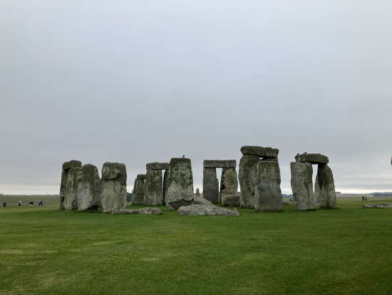 30年ぶりのストーンヘンジ。昔より遠巻きに
