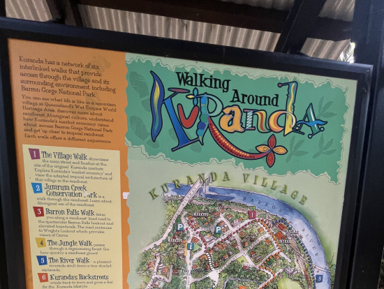 2のジャンラムクリーク保護公園は通行人より七面鳥のほうが多く、ジャンラム川だけ見てそそくさ撤退